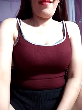Snapshot of Hini68 chatting on December 2025 01:18:02 PM Hini68 online show from December 2025 01:18:02 PM