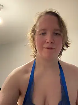 Snapshot of MollyWest_ chatting on November 2025 07:24:02 PM MollyWest online show from November 2025 07:24:02 PM