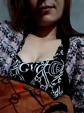 Lyla john online show from January 2026 01:29:01 AM