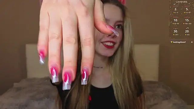 Snapshot of TiffinyMergist chatting on February 2026 06:33:02 PM TiffinyMergist online show from February 2026 06:33:02 PM