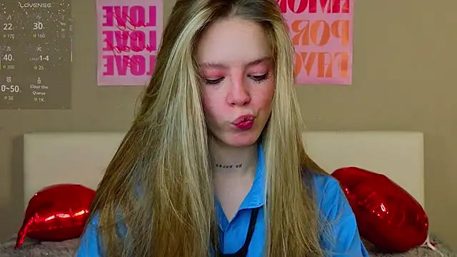 Snapshot of TiffinyMergist chatting on February 2026 07:10:01 PM TiffinyMergist online show from February 2026 07:10:01 PM