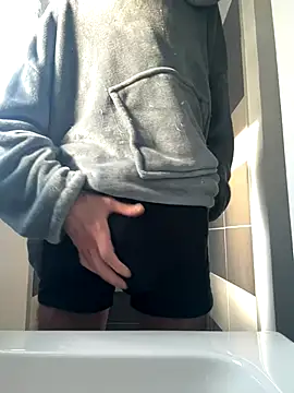 groschibre40100 online show from November 2025 10:32:01 AM