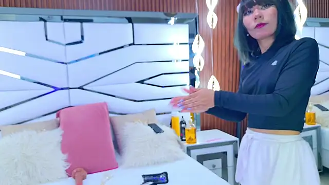 BunnySexyy18 online show from December 2025 07:43:01 PM