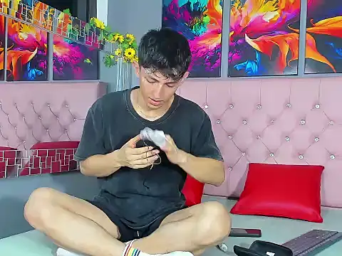 ElanGiraldo online show from February 2026 12:15:01 AM