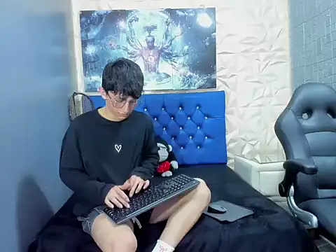 ElanGiraldo online show from March 2026 11:33:01 PM