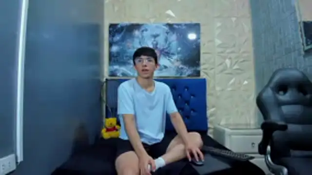 ElanGiraldo online show from March 2026 11:52:02 PM