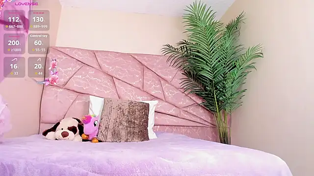  Naomi Fox  online show from January 2026 01:16:01 PM