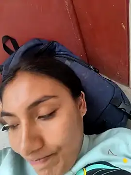 Snapshot of Uvit chatting on December 2025 03:41:01 PM Uvit online show from December 2025 03:41:01 PM