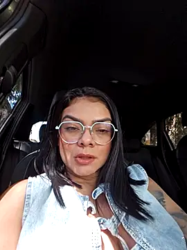 sofiaalarson online show from April 2026 06:34:01 PM