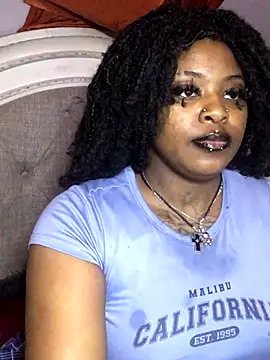 Snapshot of Dusaa_ chatting on November 2025 02:32:02 AM Dusaa online show from November 2025 02:32:02 AM