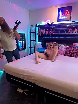 Blondiebitch dk online show from November 2025 12:45:02 PM