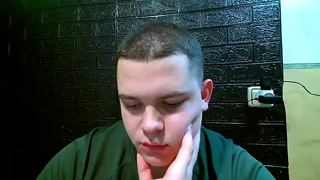 Snapshot of CuteButNaughty_ chatting on November 2025 05:04:01 PM CuteButNaughty online show from November 2025 05:04:01 PM