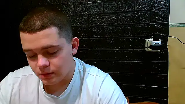 Snapshot of CuteButNaughty_ chatting on December 2025 09:09:02 PM CuteButNaughty online show from December 2025 09:09:02 PM