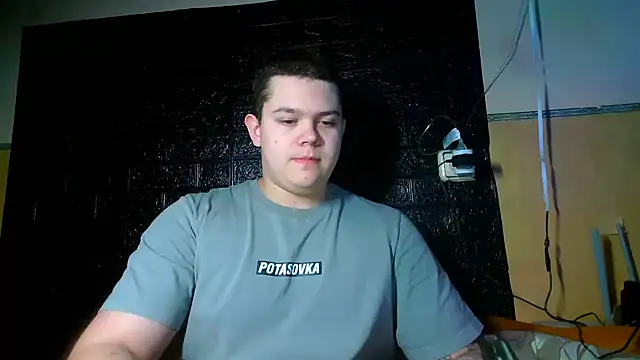 Snapshot of CuteButNaughty_ chatting on February 2026 07:18:01 PM CuteButNaughty online show from February 2026 07:18:01 PM