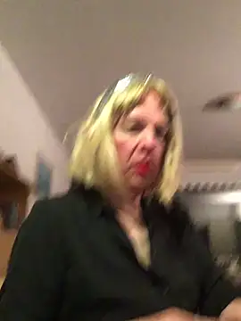 Snapshot of simone_xdressing chatting on March 2026 12:30:02 AM simone xdressing online show from March 2026 12:30:02 AM