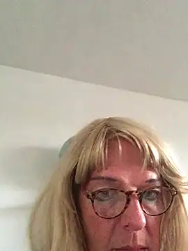Snapshot of simone_xdressing chatting on July 2026 07:17:01 PM simone xdressing online show from July 2026 07:17:01 PM