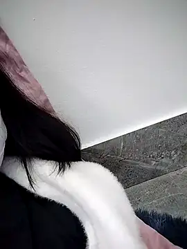   Anna    online show from December 2025 04:35:02 PM