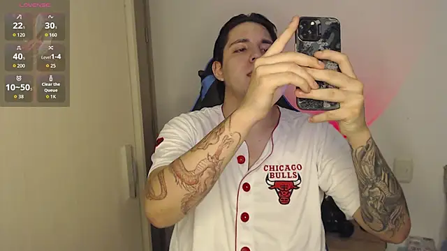 ValenClerk online show from November 2025 03:50:02 AM