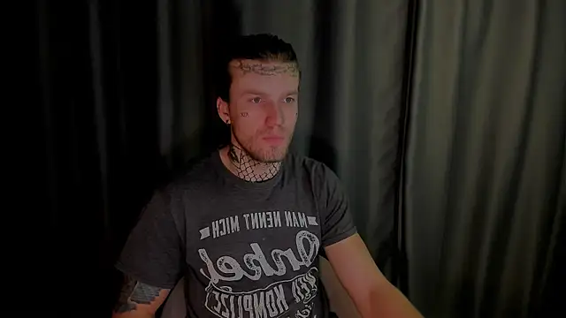 Huntall77 online show from November 2025 01:15:02 PM