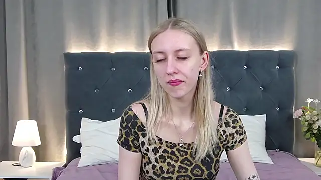 RachaelCute online show from April 2026 04:15:01 AM