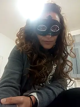 Snapshot of Giorgia13 chatting on November 2025 05:28:02 PM Giorgia13 online show from November 2025 05:28:02 PM