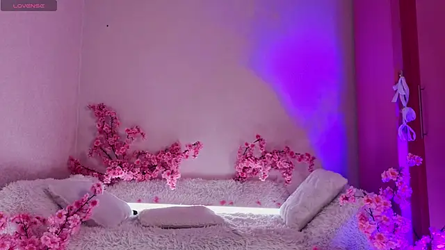 Kitty gaze online show from February 2026 02:26:02 PM