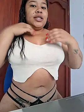 Snapshot of Sarahy- chatting on February 2026 12:23:01 PM Sarahy- online show from February 2026 12:23:01 PM