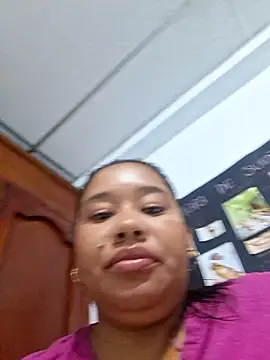 Snapshot of Sarahy- chatting on February 2026 01:58:02 AM Sarahy- online show from February 2026 01:58:02 AM