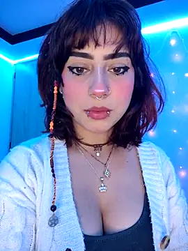 Snapshot of Sarah_Lark- chatting on April 2026 11:17:01 PM Sarah Lark- online show from April 2026 11:17:01 PM