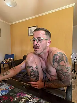 Lucasjandre online show from July 2026 06:06:02 PM