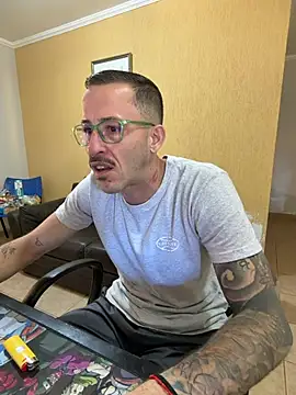 Lucasjandre online show from August 2026 12:19:01 PM