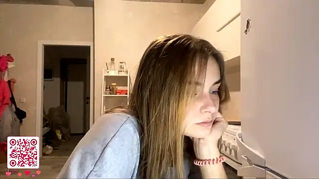 Snapshot of GeralynChiszar chatting on November 2025 08:08:02 PM GeralynChiszar online show from November 2025 08:08:02 PM