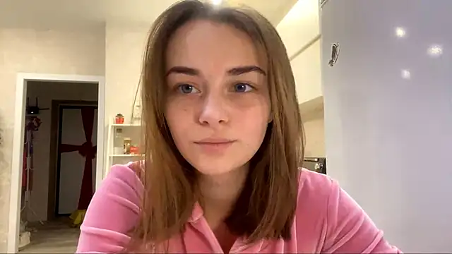 Snapshot of GeralynChiszar chatting on December 2025 06:40:01 AM GeralynChiszar online show from December 2025 06:40:01 AM