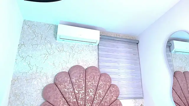 mia fontana  online show from November 2025 11:53:01 AM