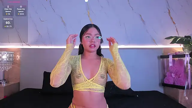 april grey11 online show from March 2026 07:35:01 PM