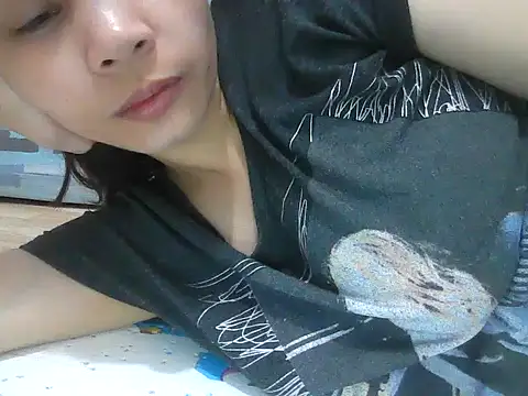 Snapshot of hotsexytits4U chatting on January 2026 01:04:01 PM hotsexytits4U online show from January 2026 01:04:01 PM