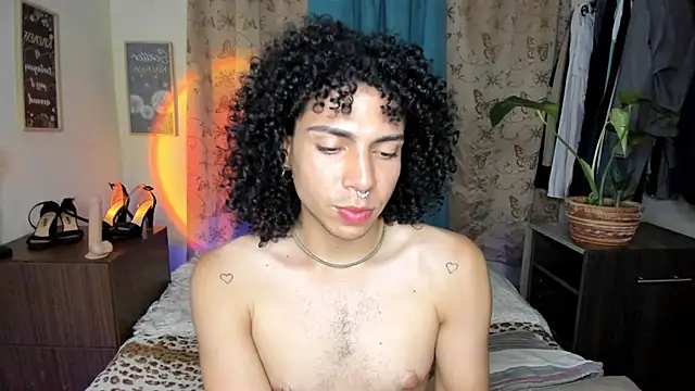 Angel White25 online show from April 2026 01:36:01 AM