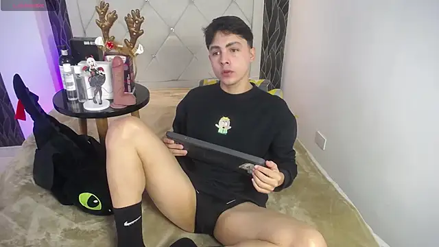 Samu FoXXX online show from December 2025 08:26:02 PM