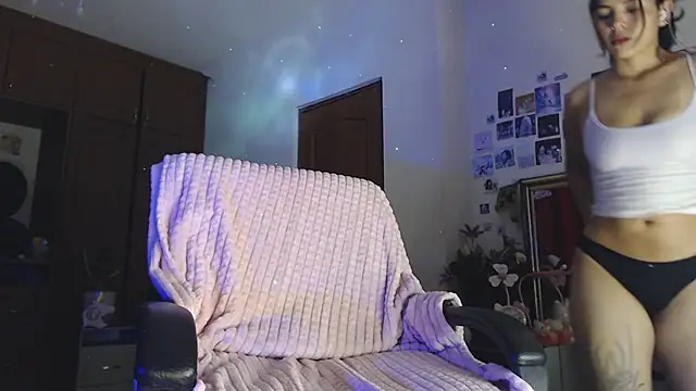 Snapshot of Mia_Tylorr chatting on November 2025 09:47:01 PM Mia Tylorr online show from November 2025 09:47:01 PM