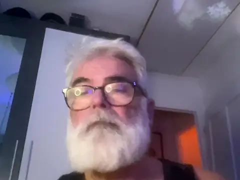 LeatherSdaddy online show from November 2025 04:53:01 PM