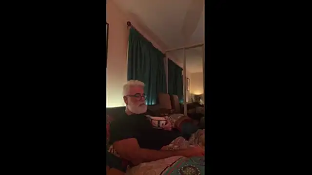 LeatherSdaddy online show from November 2025 11:31:01 PM