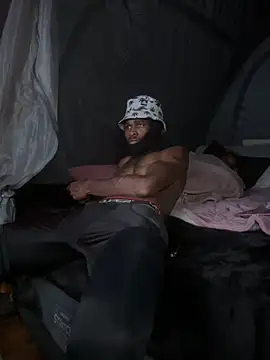 Snapshot of wearefreaks08 chatting on November 2025 04:25:02 AM wearefreaks08 online show from November 2025 04:25:02 AM