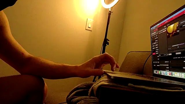 sculpteddesire online show from November 2025 07:23:02 PM