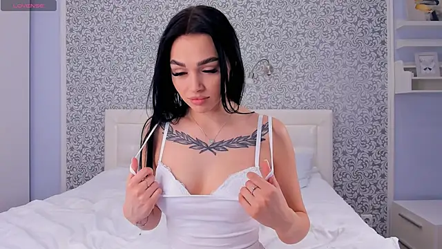 Snapshot of StaticHaven chatting on November 2025 06:34:02 AM StaticHaven online show from November 2025 06:34:02 AM