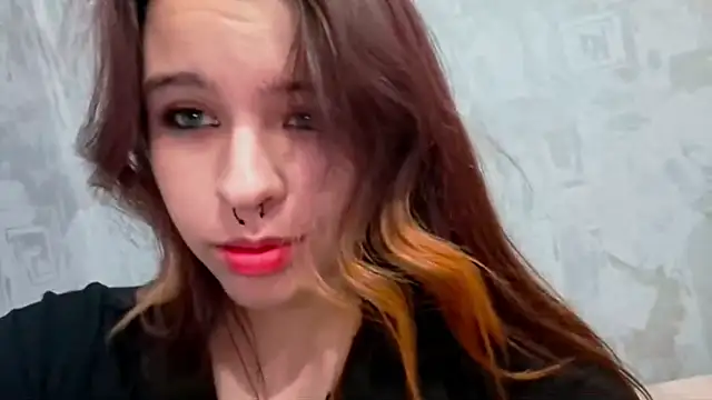 AwnyGrub online show from November 2025 04:28:02 PM