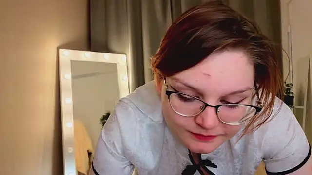 Snapshot of RacieBroom chatting on February 2026 11:25:01 PM RacieBroom online show from February 2026 11:25:01 PM