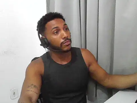 Snapshot of PutosRJ chatting on November 2025 01:14:02 AM PutosRJ online show from November 2025 01:14:02 AM