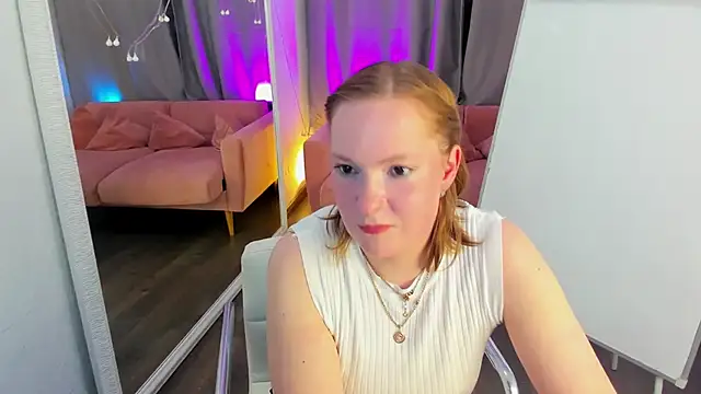 Elizabeth Walson online show from November 2025 02:38:02 PM