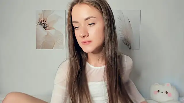 ShineRox online show from November 2025 05:56:02 PM