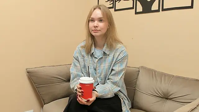 CortneyVacio online show from November 2025 07:42:02 AM